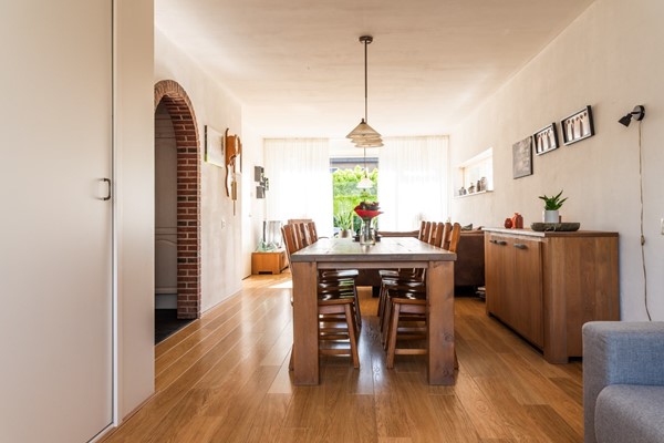 Te koop: Royale woning op groot perceel in het centrum van het dorp! Te koop: Royale woning op groot perceel in het centrum van het dorp!