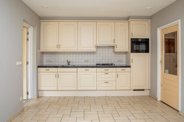 Te koop: Starters opgelet! Leuke royale tussenwoning op mooie locatie in het dorp! Te koop: Starters opgelet! Leuke royale tussenwoning op mooie locatie in het dorp!