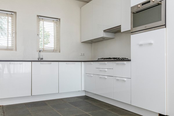Te koop: Fraaie en riante bungalow met maar liefst 161 m² woonoppervlakte. Te koop: Fraaie en riante bungalow met maar liefst 161 m² woonoppervlakte.