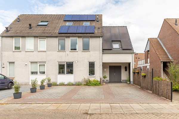 Te koop: Wauw, wat een ruimte en mogelijkheden bij deze XL-woning! Te koop: Wauw, wat een ruimte en mogelijkheden bij deze XL-woning!