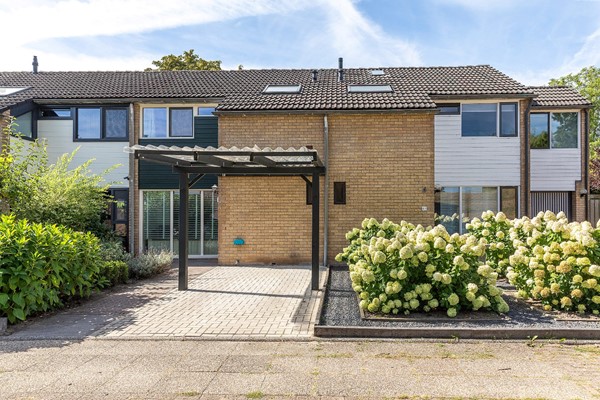 Te koop: Mooie instapklare woning op riant perceel, garage optioneel bij te kopen. Te koop: Mooie instapklare woning op riant perceel, garage optioneel bij te kopen.