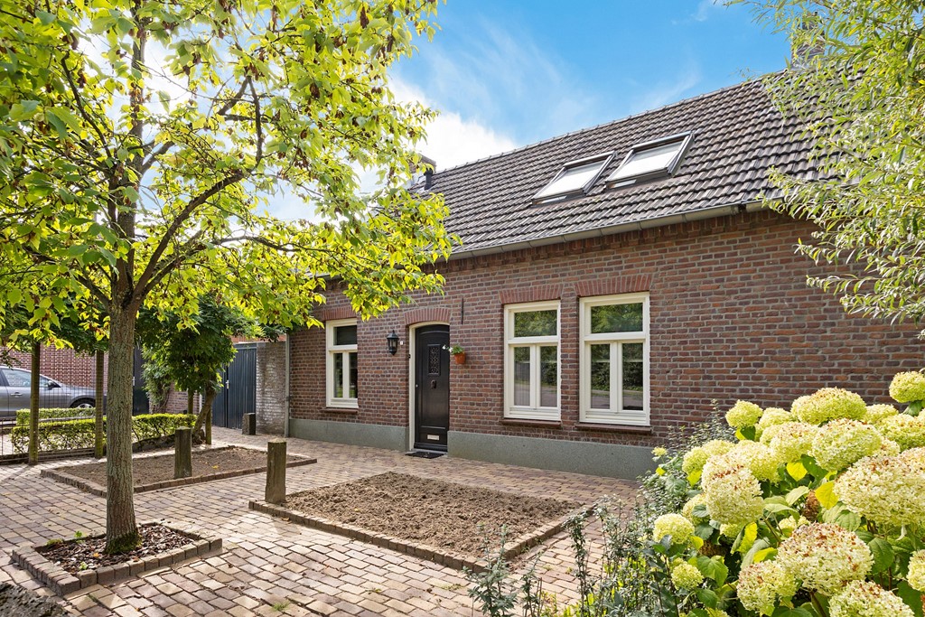 Twee-onder-één-kap te koop: Op Den Dries 3, Haelen