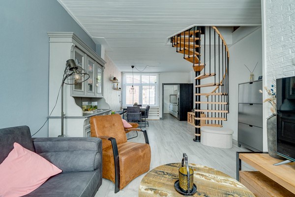 Verkocht onder voorbehoud: Nieuwstraat 22, 2223BR Katwijk aan Zee Verkocht onder voorbehoud: Nieuwstraat 22, 2223BR Katwijk aan Zee