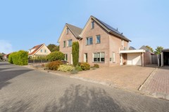 Te koop: NIEUW IN DE VERKOOP! Nette , energiezuininge ruime twee-onder-een kap woning.