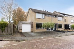 Te koop: NIEUW IN DE VERKOOP!! Gemoderniseerde hoekwoning met aangebouwde garage en eigen inrit!!