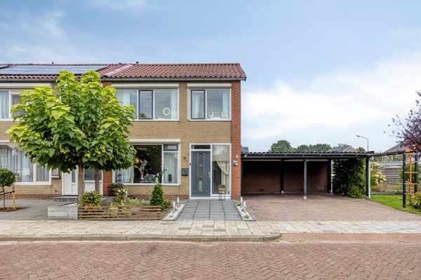 Onder bod: NIEUW IN DE VERKOOP!! Een instapklare hoekwoning met nét dat beetje extra!