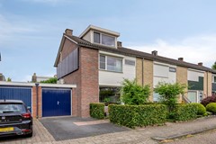 Te koop: Hoekwoning met garage, eigen oprit en tuin op het westen.