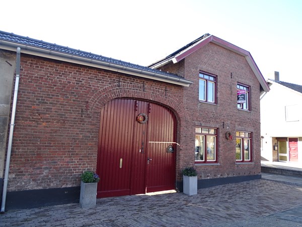 Te koop: Prachtig object met huisweide, ruim van opzet, energiezuinig. Te koop: Prachtig object met huisweide, ruim van opzet, energiezuinig.