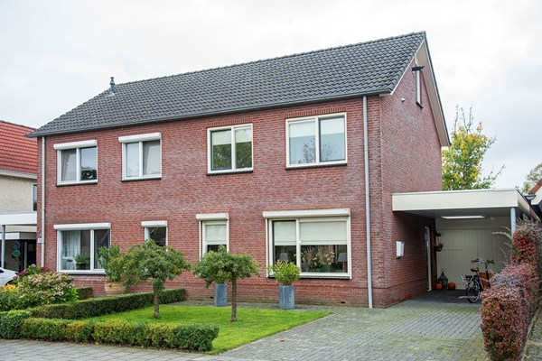 De Esch 16, Saasveld