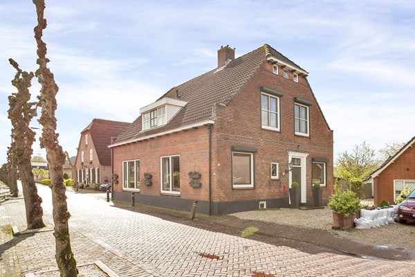 Burgemeester van der Schansstraat 36, Andel