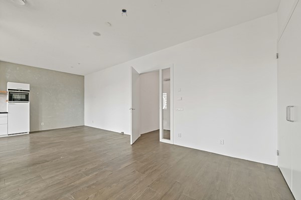Foto_VanderHoevenplein35_Rotterdam_14.jpg 8