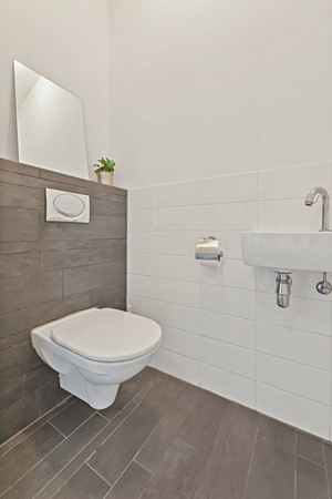 FotoVerticaal_VanderHoevenplein35_Rotterdam_2.jpg 15