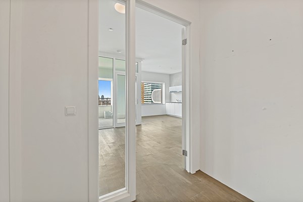 Foto_VanderHoevenplein35_Rotterdam_11.jpg 16