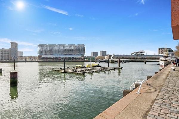 Foto_VanderHoevenplein35_Rotterdam_41.jpg 38