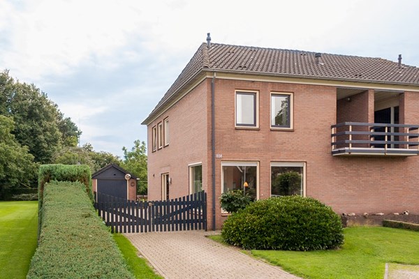 Dorpsstraat 103, Halle