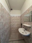 b05425be-7076-42ce-9334-40b76390bcce.jpg