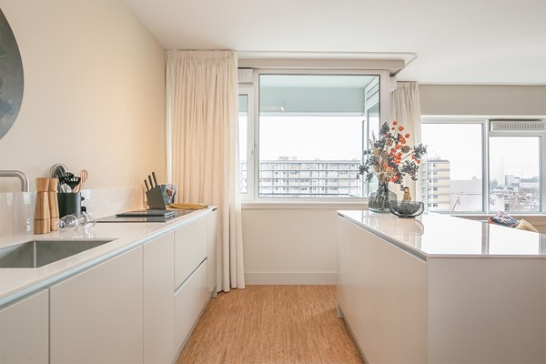 Medium property photo - Kruiskade, 3012 EG Rotterdam