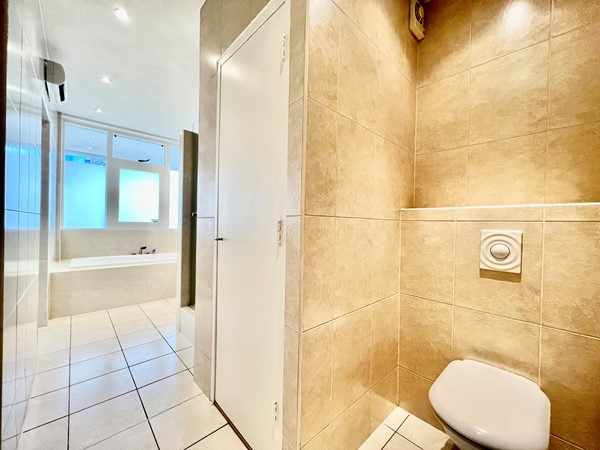 Medium property photo - Schiedamse Vest, 3011 BG Rotterdam