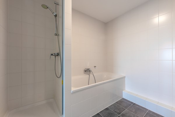Medium property photo - Lloydkade, 3024 WZ Rotterdam