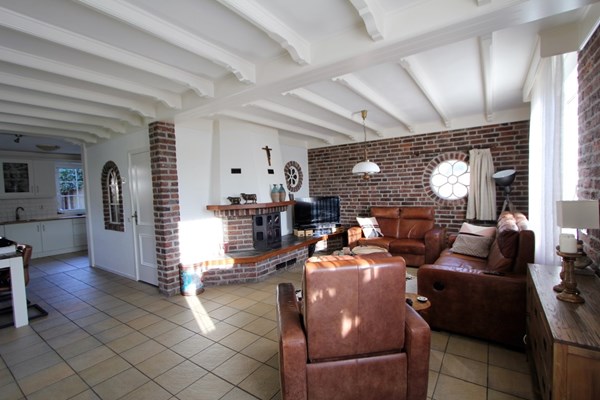 IMG_1185 (2) (Medium).JPG 4