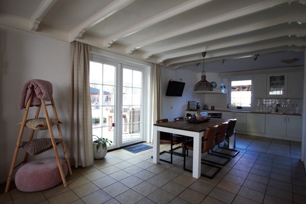 IMG_1196 (2) (Medium).jpg 5