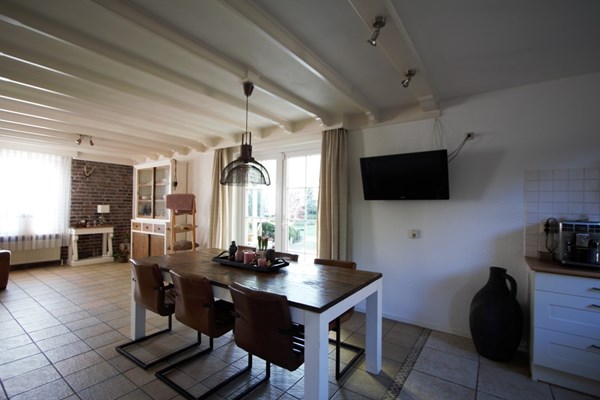 IMG_1198 (2) (Medium).jpg 6