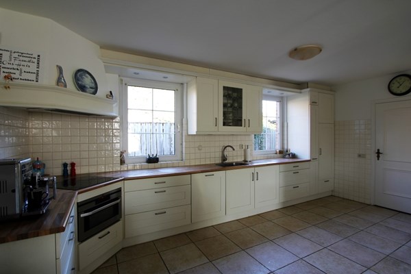 IMG_1193 (2) (Medium).JPG 7