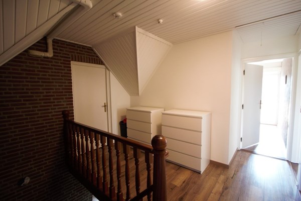 IMG_1221 (2) (Medium).jpg 9