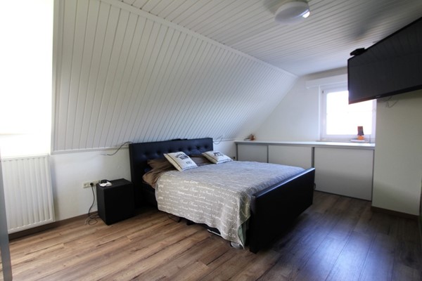 IMG_1219 (2) (Medium).JPG 11