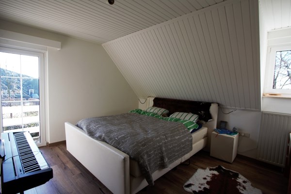 IMG_1216 (2) (Medium).jpg 10