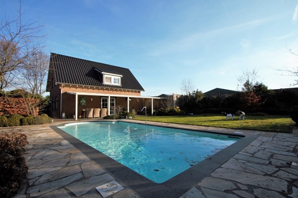 IMG_1258 (2) (Medium).jpg 21