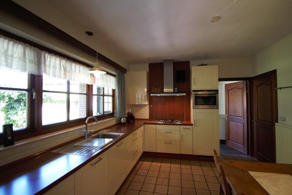 IMG_2480 (2) (Medium).jpg 15