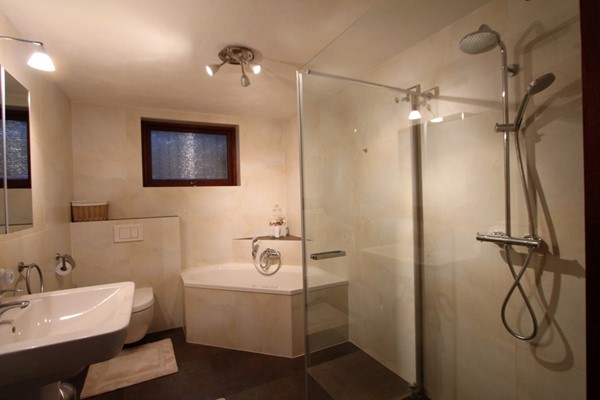 IMG_2545 (2) (Medium).JPG 26