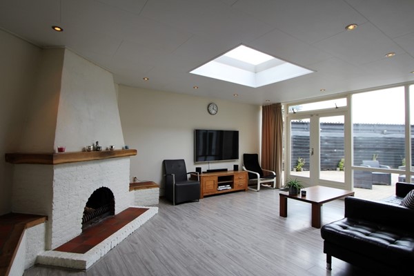 IMG_4348 (2) (Medium).JPG 7