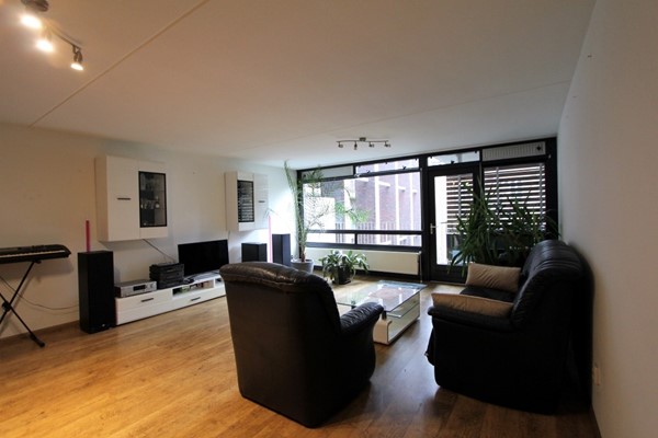 IMG_4521 (2) (Medium).JPG 2