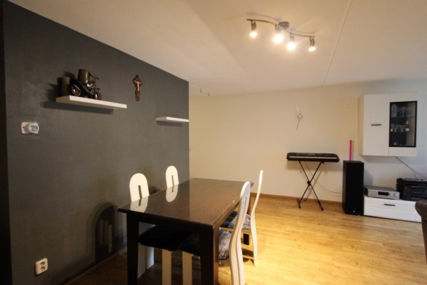 IMG_4539 (2) (Medium).JPG 4