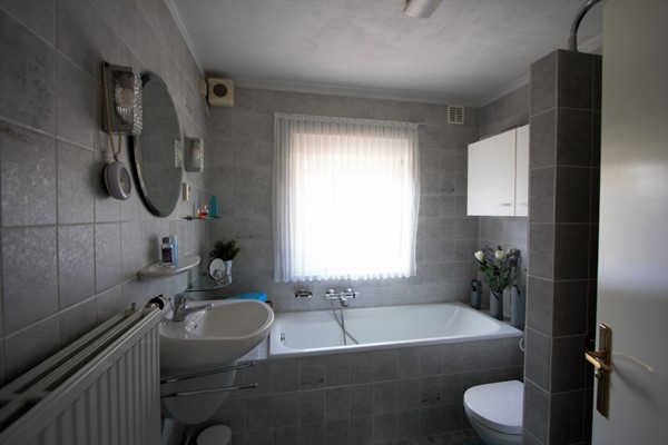 IMG_4284 (2) (Medium).jpg 13