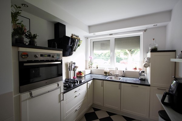 IMG_5693 (2) (Medium).jpg 6