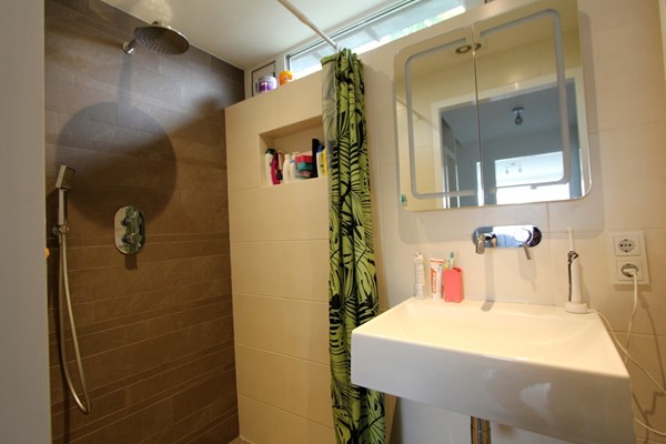 IMG_5684 (2) (Medium).JPG 11