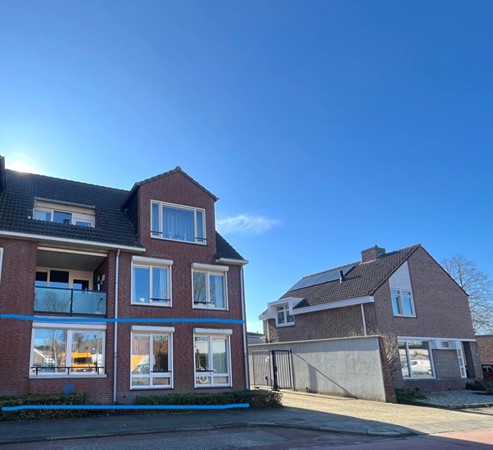 voorzijde met streep.jpg 25