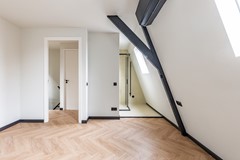 Onder bod: Lage Rijndijk 109A, 2315JS Leiden