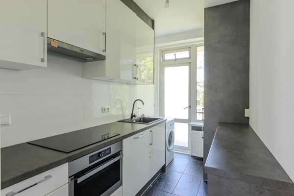Medium property photo - Plotinusstraat 70, 3076 NS Rotterdam