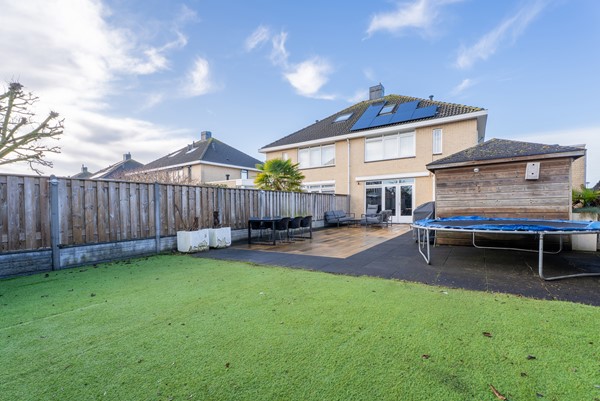 Medium property photo - Corrie Vonkplantsoen 36, 3207 WS Spijkenisse