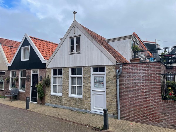 Onder bod: W J Tuijnstraat 18, 1131 ZJ Volendam