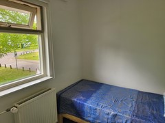 26. slaapkamer klein voor-min.jpg