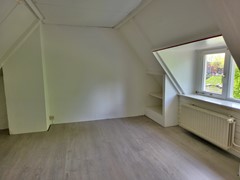 41. slaapkamer zolder 1-min.jpg