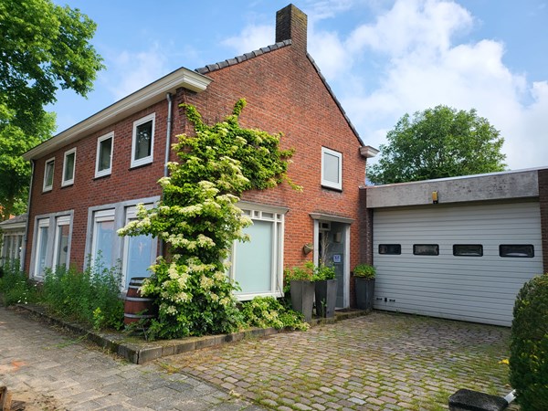 3.voorzijde schuin-min.jpg 3