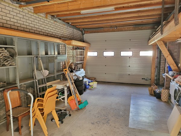 15. garage-min.jpg 18