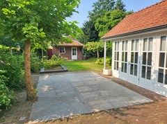 22. achter terras en tuin 2.jpg