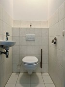 14b. toilet boven.jpg